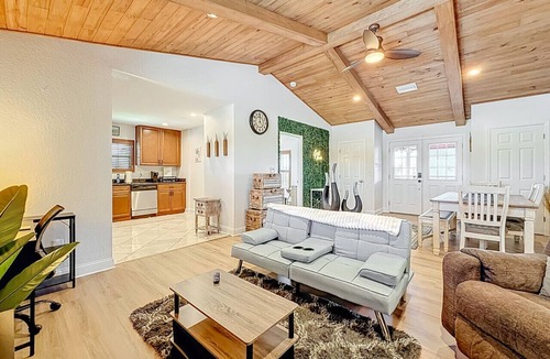 Tampa House | Canal Front, Kayak, Paddle Board, Hot Tub, Convenient Location
