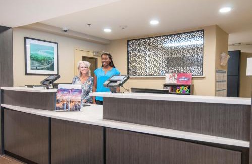 Mid City South Hotel | Candlewood Suites - Baton Rouge - College Drive by IHG