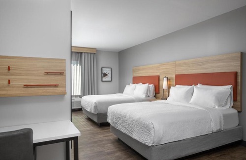 Twin Brook Hotel | Candlewood Suites Chattanooga Hamilton Place by IHG