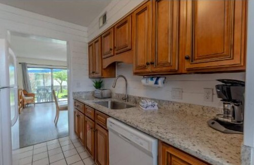 Crystal Beach Resort | Captain's Quarter's! Short walk to the Beach!, Captain's Quarter's! Close to the Beach!