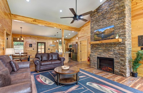 Cosby House | Cardinal Pool Cabin