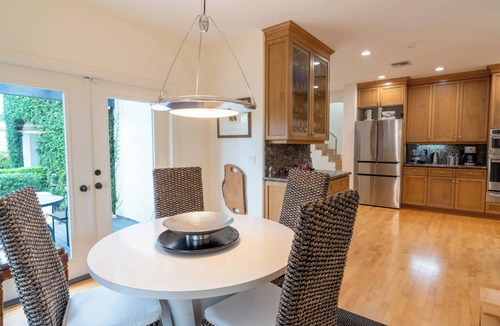 East Fort Lauderdale Villa | Casa del Sol is a refined retreat near the Galleria Mall, beach, & restaurants