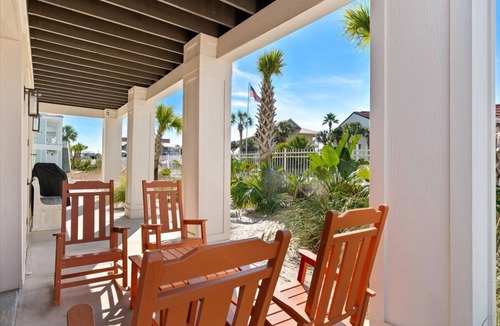Navarre Beach House | "Casamigos" Luxury Beach Home! Elevator, Pool/Hot tub, Kayak/Paddleboard