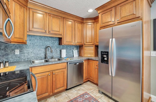 Brunswick House | Cate Cove: Private Pool Near Beaches & FLETC