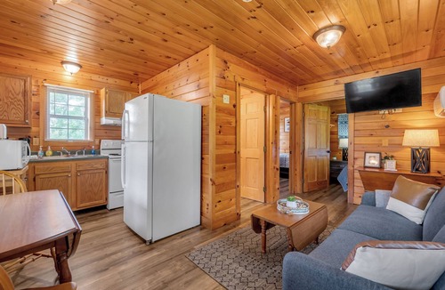 Farmers Cabin | Cave Run Lodge - Near Lake - Playground & Fire pit - Cabin #12
