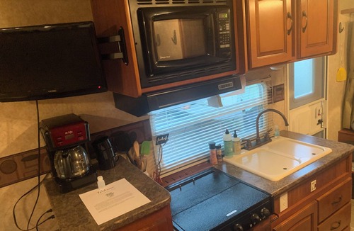 Milford House | Cedar Hills Camping Paradise located in charming Mount Olivet KY Sleeps up to 12