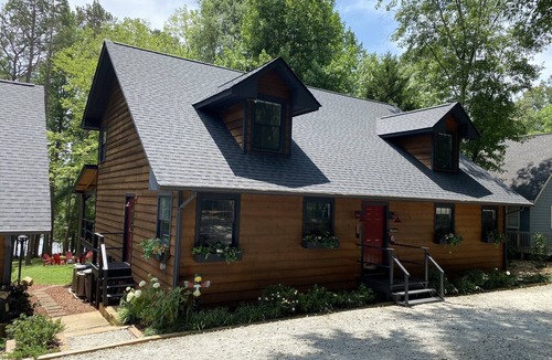Toccoa House | Cedarwood Lake House