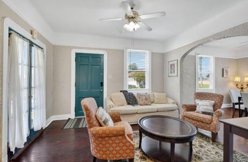 Jefferson House | Center of NOLA Loft - walk to Ochsner