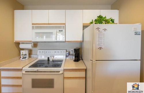Branson Condo | Central Branson Condo | Skyline Views + King Suites | CH 1-18