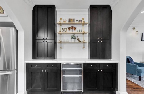 Arlington House | Centrally Located Arlington Bungalow