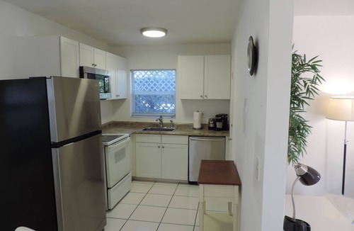 Southwest Cottage | Charming 1-bedroom cottage in marvelous West Palm Beach