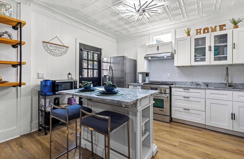 East Point House | Charming 2-bedroom bungalow near downtown Atlanta