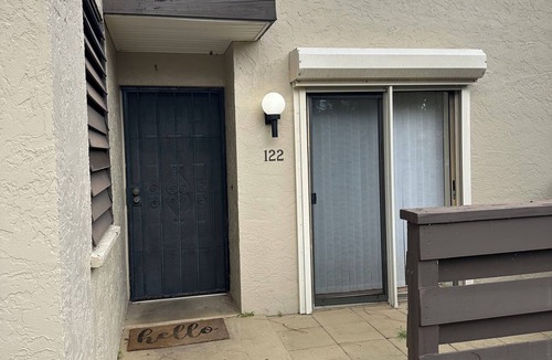 Villas Condo | Charming 2-bedroom condo in fabulous Fort Myers. Close stores and restaurants.