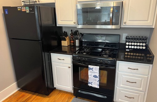 Mount Meigs Cottage | Charming 2-bedroom cottage with GOLF CART at The Waters