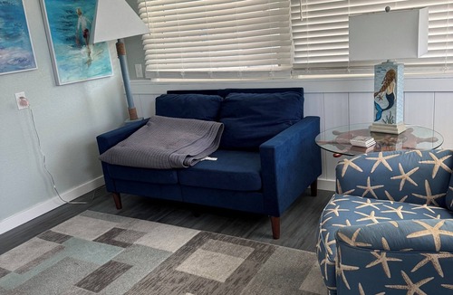Englewood House | Charming 2-bedroom house in cool Englewood with AC