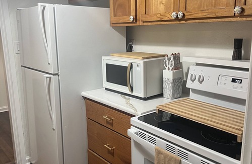 Palma Ceia West House | Charming 2-bedroom house in wonderful South Tampa with WiFi, AC