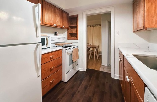 Palma Ceia West House | Charming 2-bedroom house in wonderful South Tampa with WiFi, AC