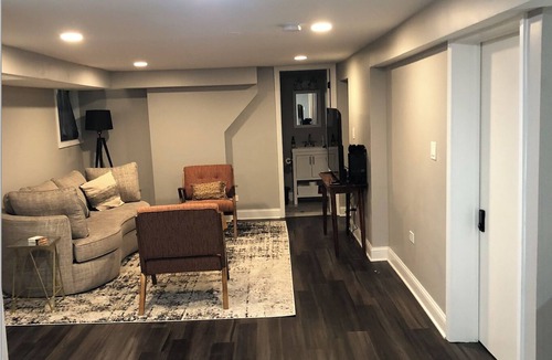 South Shore House | Charming 2-bedroom space with AC, WiFi in amazing Chicago