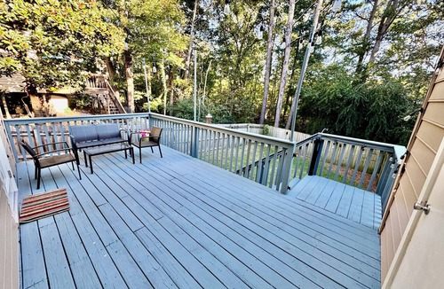 Crestline Heights House | Charming 2-bedroom townhome conveniently located