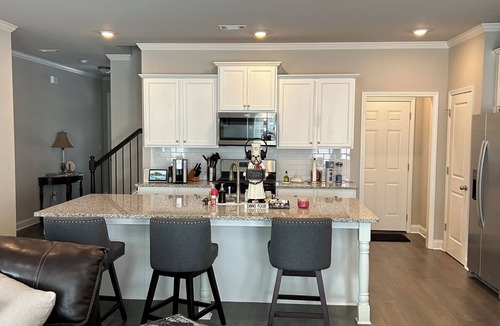 Loganville House | Charming 2-bedroom townhome in Loganville with strong WiFi and AC
