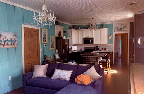 Old Town House | Charming 2-bedroom house in Bay St. Louis
