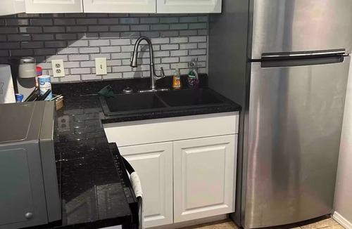 Tallahassee House | Charming 2-bedroom townhome with WiFi and AC in Tallahassee. Walk to Stadium FSU