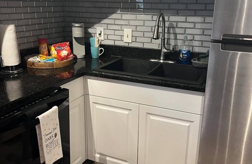 Tallahassee House | Charming 2-bedroom townhome with WiFi and AC in Tallahassee. Walk to Stadium FSU