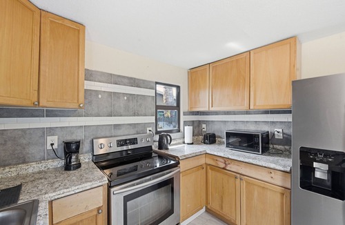 Riviera Beach House | Charming 3-bedroom house with AC, WiFi in lovely West Palm Beach