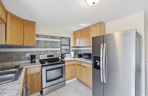 Riviera Beach House | Charming 3-bedroom house with AC, WiFi in lovely West Palm Beach