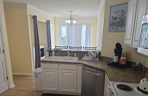 Fleming House | Charming 3-bedroom 1 level floor home with summer pool.