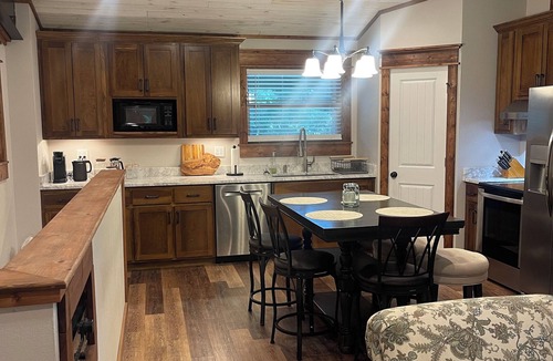 Fairhope House | Charming 3-bedroom farmhouse in peaceful Fairhope with AC