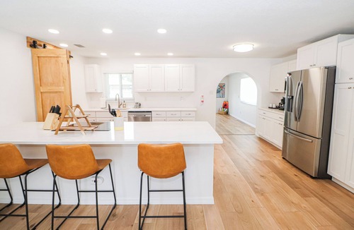 Oak Hill House | Charming 3-bedroom house in Oak Hill with a Pool and Pond