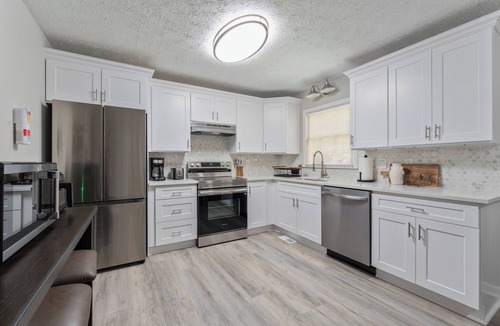 Acworth House | Charming 3-bedroom house in fabulous Acworth with AC, WiFi - Pet Friendly
