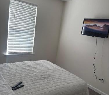 Church Street House | Charming 3 bedroom house 8 minute from Atlanta's Airport