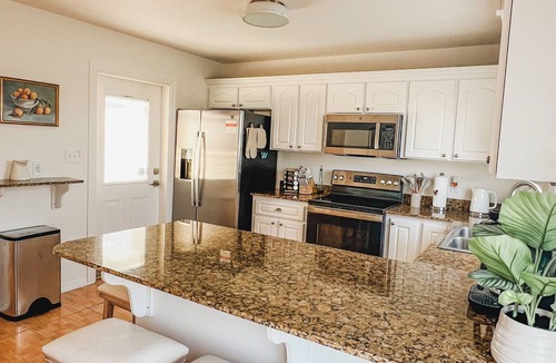 Auburndale House | Charming 3-bedroom lake house in Auburndale with fire pit, private boat ramp