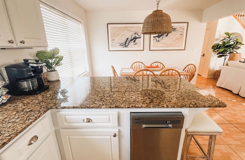 Auburndale House | Charming 3-bedroom lake house in Auburndale with fire pit, private boat ramp