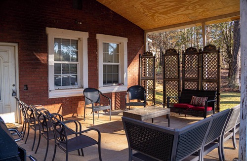 Lawrenceville Apartment | Charming 3 Bedrooms with Spacious Living and Convenient Location to Shopping & Interstate