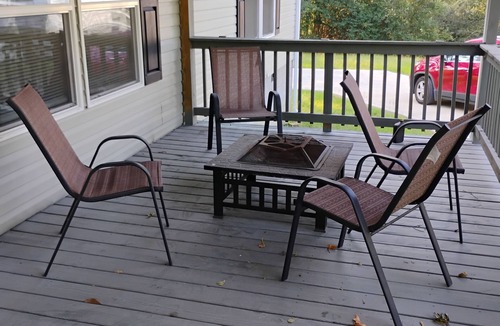 Sandersville House | Charming 3-bedroom house in Sandersville with WiFi and AC