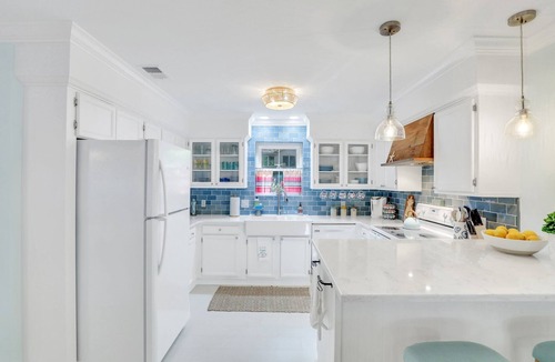 Folly Field House | Charming 3BR/2Bath Beach Bungalow with Hot Tub!