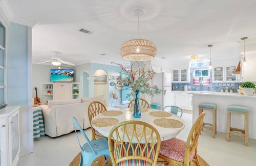 Folly Field House | Charming 3BR/2Bath Beach Bungalow with Hot Tub!