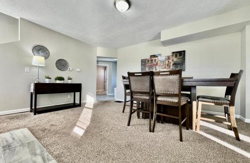 Lindenwald House | Charming 4BR Home in Liberty Township w Large Deck