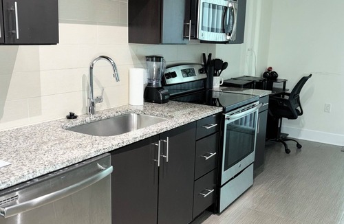 North Buckhead Apartment | Charming apartment in brilliant Atlanta with fitness room, WiFi, AC