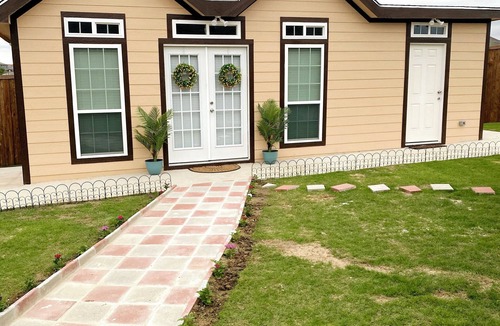 Seagoville Cottage | Charming backyard cottage in Seagoville, Texas!