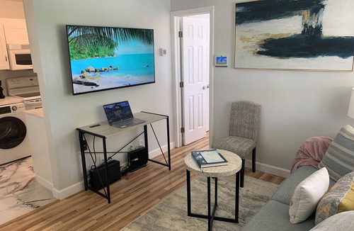 Southwest House | Charming Cottage in heart of West Palm Beach