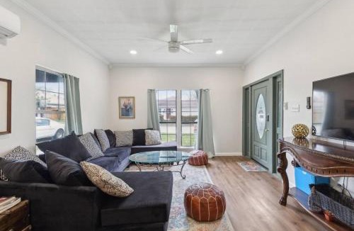 Dallas House | Charming, Cozy, Central & Convenient Home