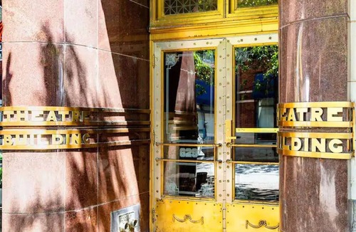 Downtown Louisville Condo | Charming downtown 2-bedroom walkable condo with WiFi, free parking & gym.