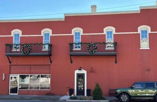 Heber Springs Apartment | Charming Downtown Loft Suite, Walkable, Kitchenette, Historic Character
