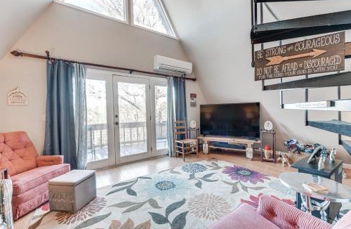 Franklin House | Charming Franklin Cabin with Deck: Stunning Views!