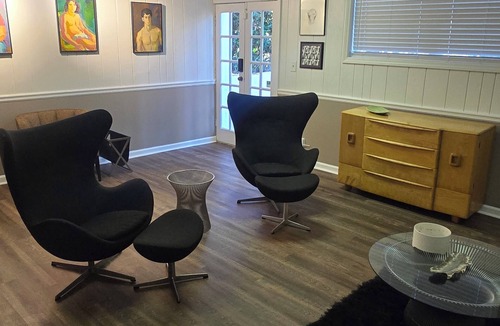 Stone Mountain Apartment | Charming full featured 2-bedroom apartment with WiFi in Stone Mountain!