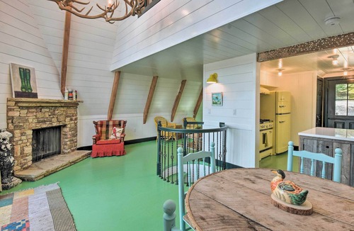 Gainesville Cabin | Charming Gainesville Cabin w/Private Dock!